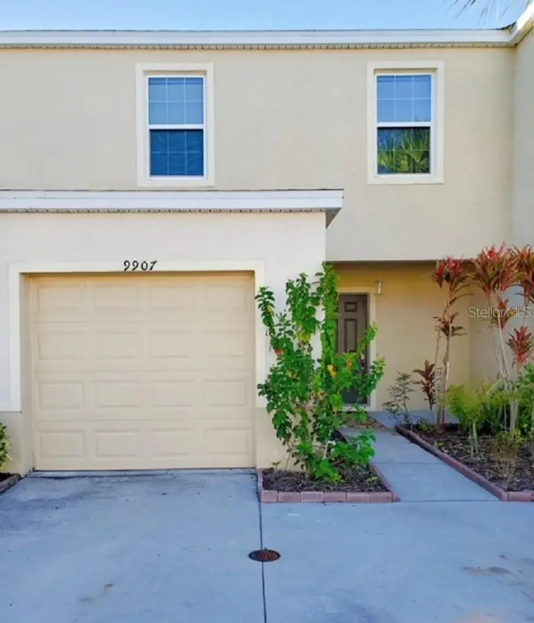 9907 Hound Chase Dr, FL