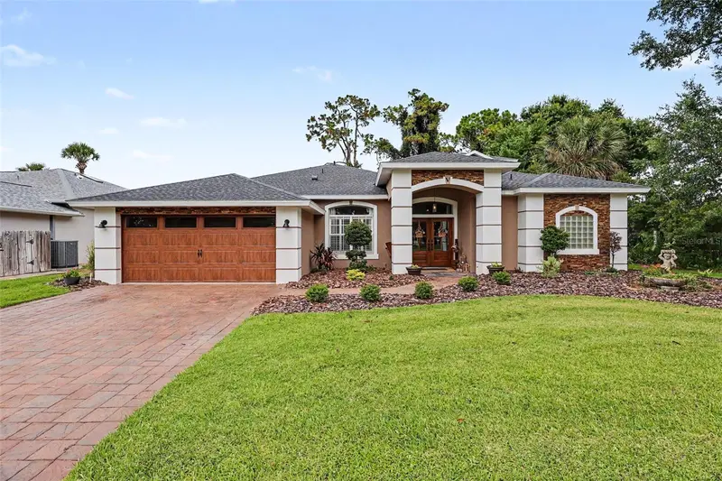 663 Sheridan Woods Dr, FL
