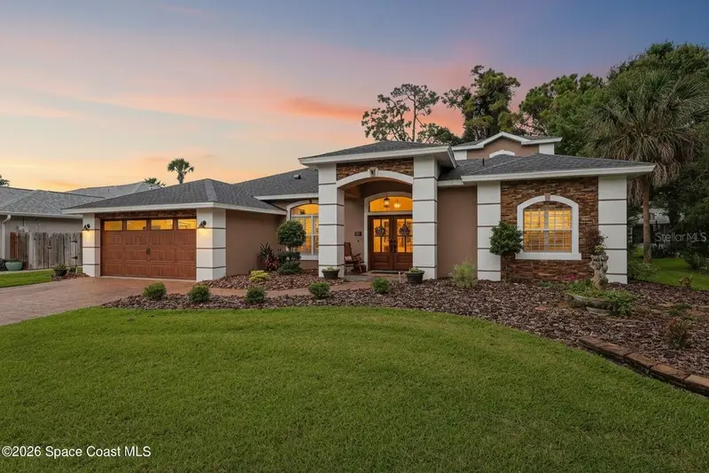 663 Sheridan Woods Dr, FL