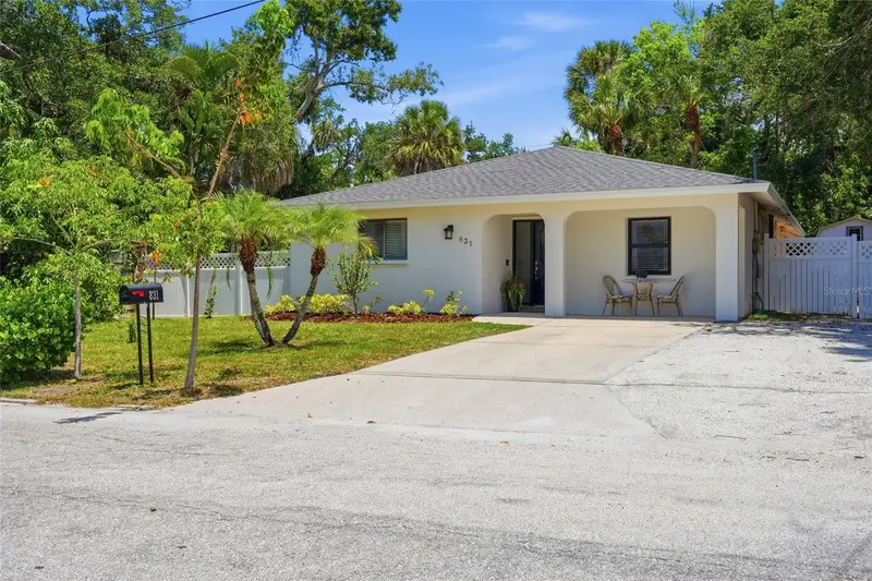 831 Highland St, FL