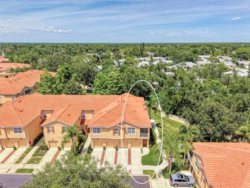 3627 Parkridge Cir #11-203, FL