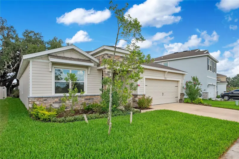 3504 Crescent Peak Way, FL