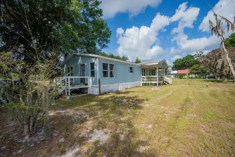 2210 D R Bryant Rd, FL