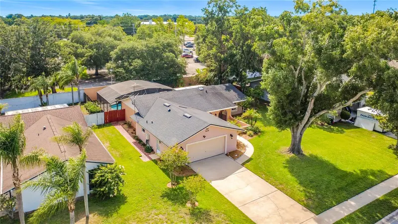5020 The Oaks Cir, FL