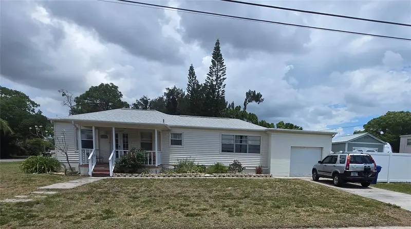 146 Ne Madison Cir N, FL