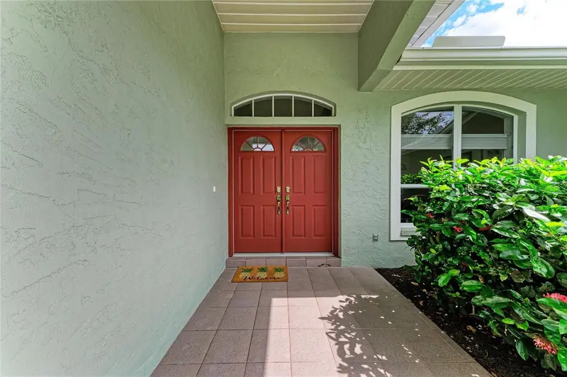 523 Oak Bay Dr, FL
