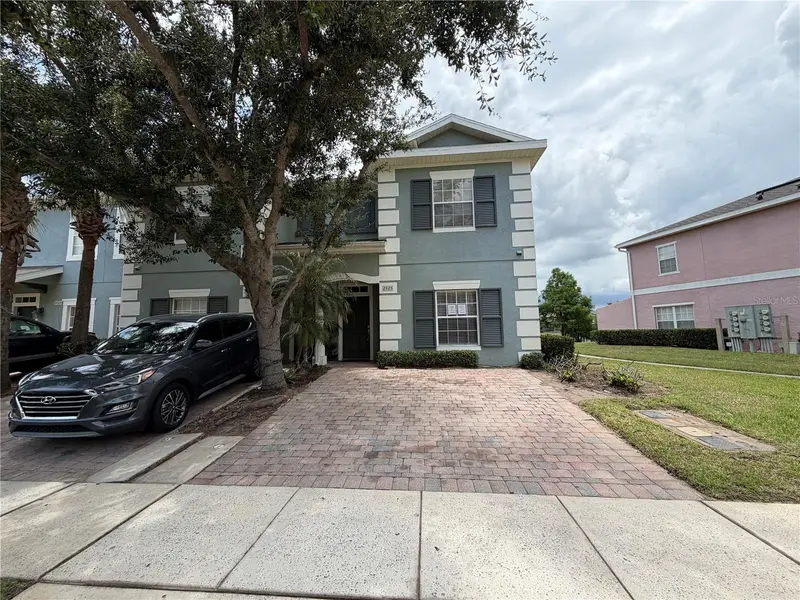 2425 Caravelle Cir, FL