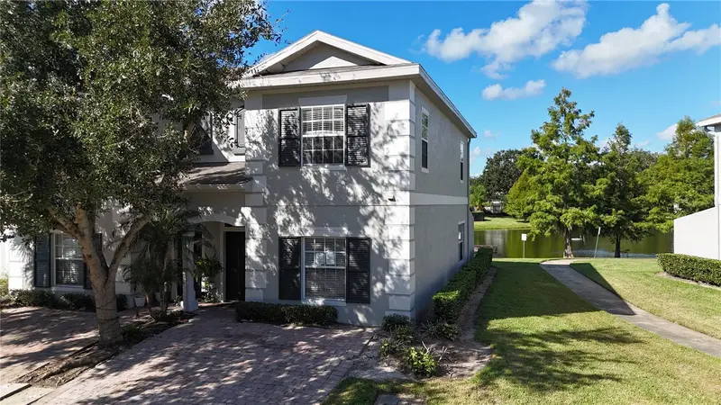 2425 Caravelle Cir, FL