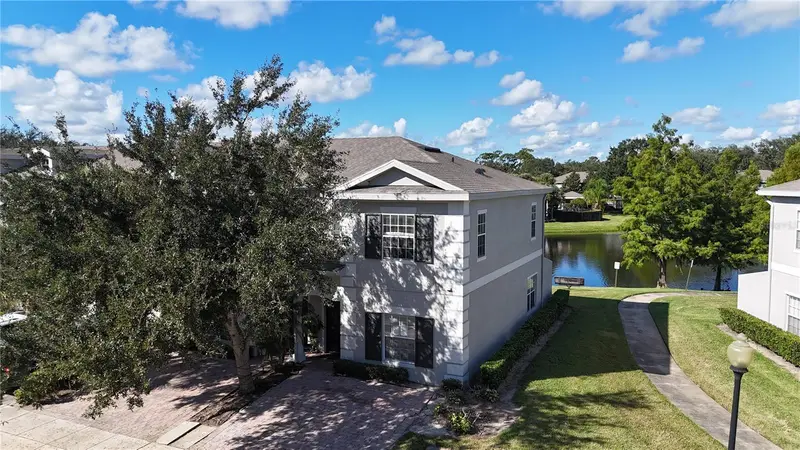 2425 Caravelle Cir, FL