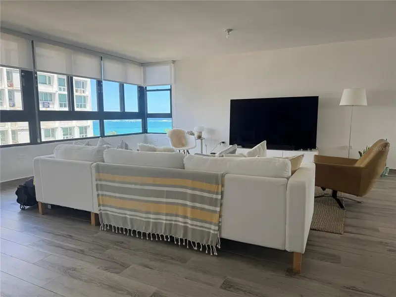 1 Taft #7-D, PR
