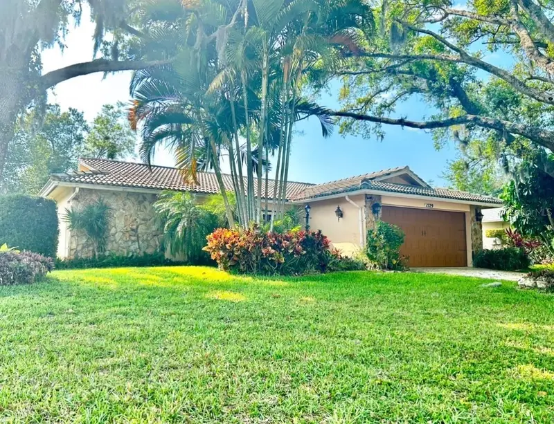 1529 E Dorchester Dr, FL