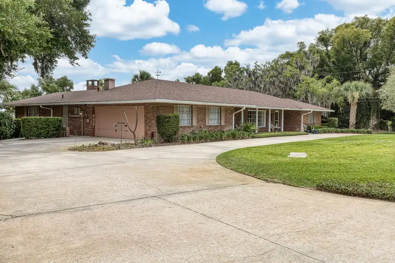 900 N Citrus Ave, FL