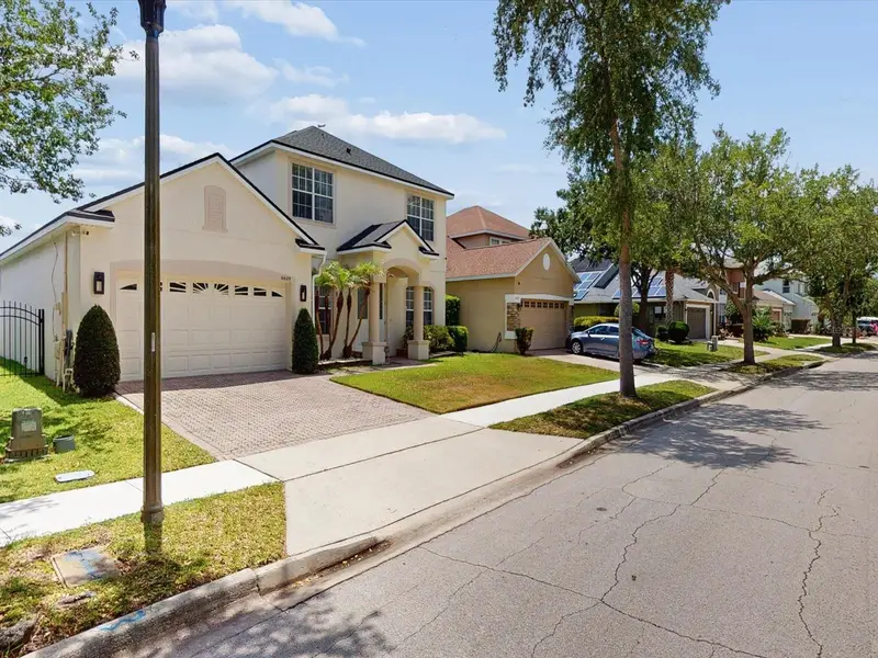 6609 Lake Pembroke Pl, FL