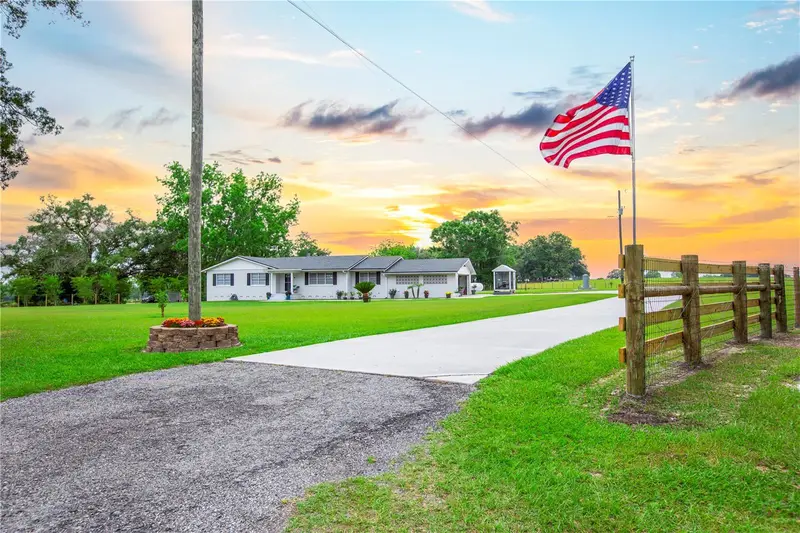 6694 S Us Hwy 441, FL
