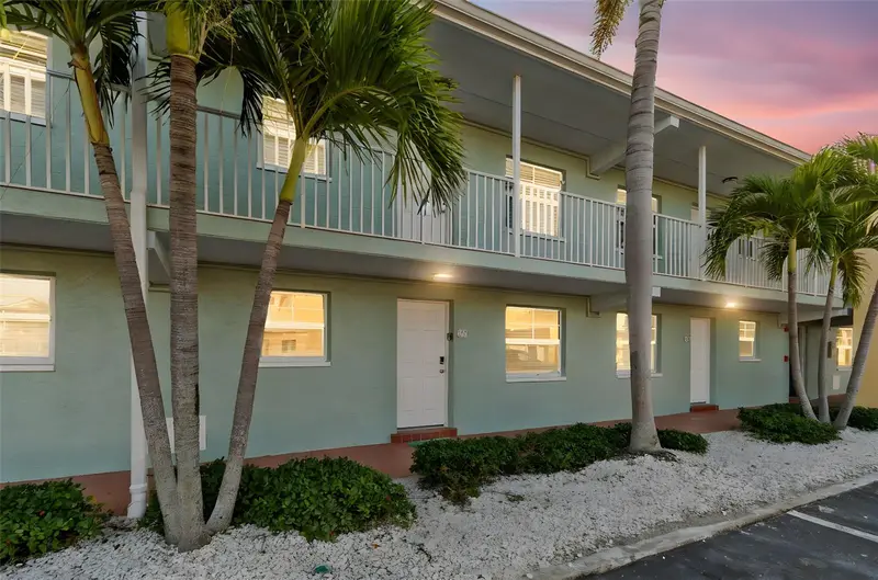 19417 Gulf Blvd #F107, FL