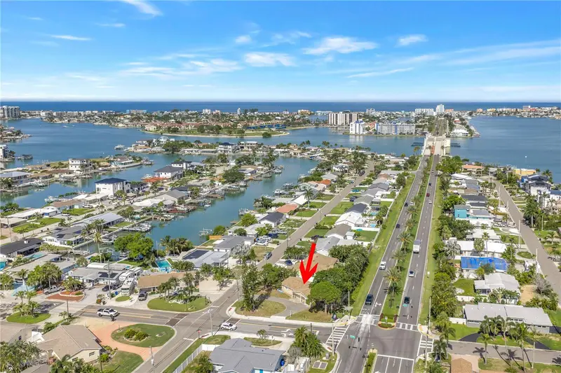 7901 Causeway Blvd S, FL