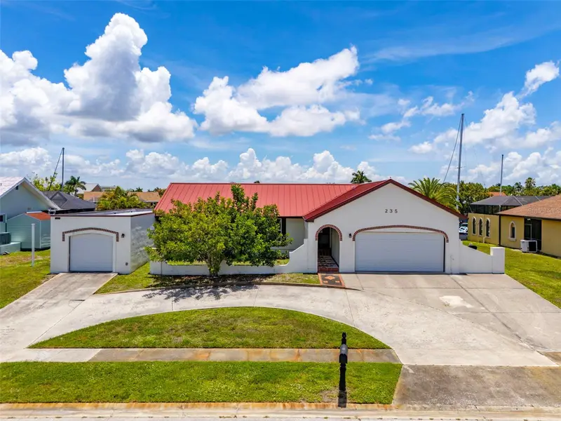 235 Tait Ter Se, FL