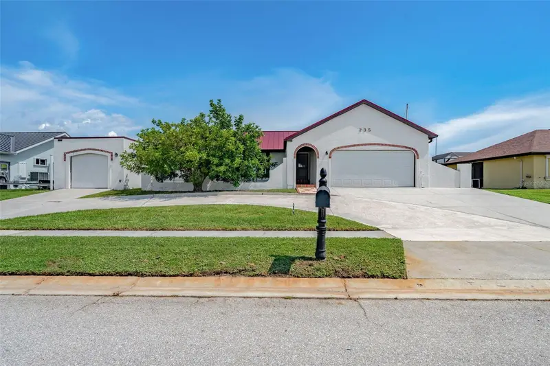 235 Tait Ter Se, FL