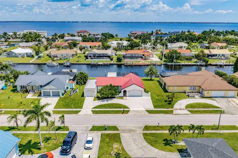 235 Tait Ter Se, FL