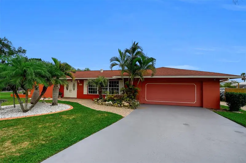 332 Shore Dr, FL