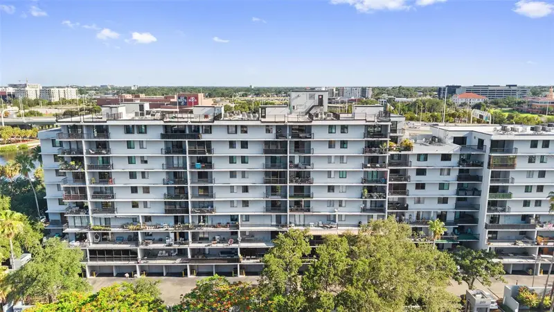 201 W Laurel St #907, FL