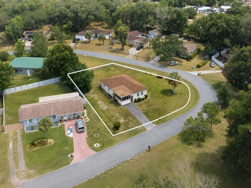 34 Lake Court Loop, FL