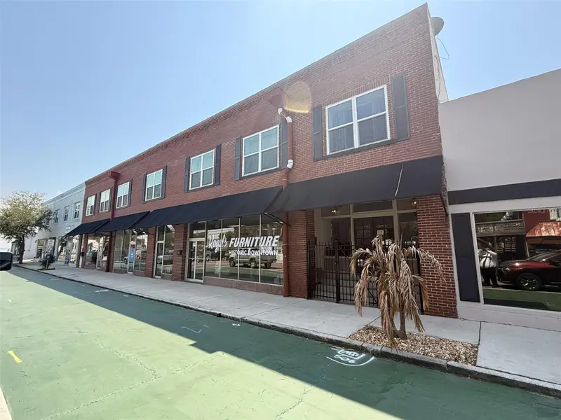 21 Main St, FL