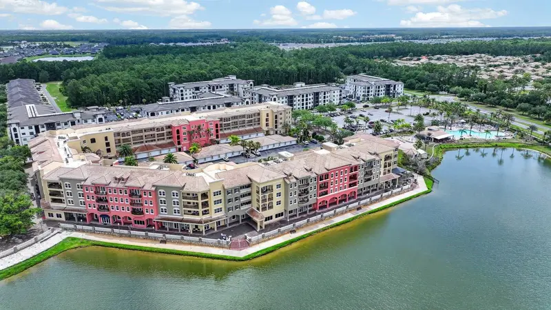 424 Luna Bella Ln #330, FL