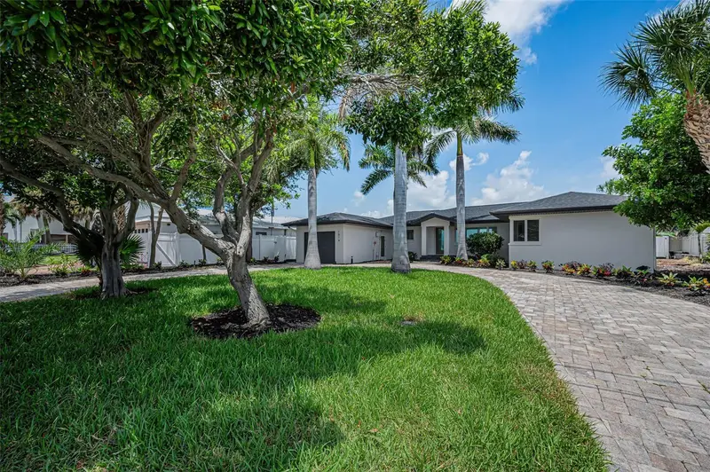 1014 Boca Ciega Isle Dr, FL