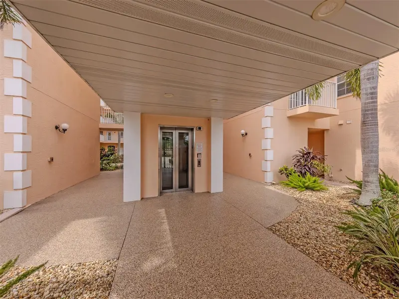 1505 Gondola Park Dr #1505, FL