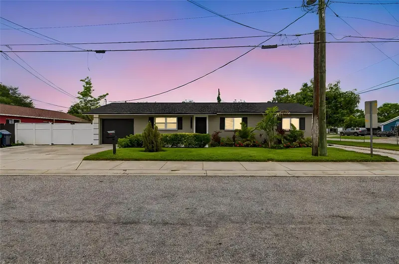 1129 4th Ave W, FL