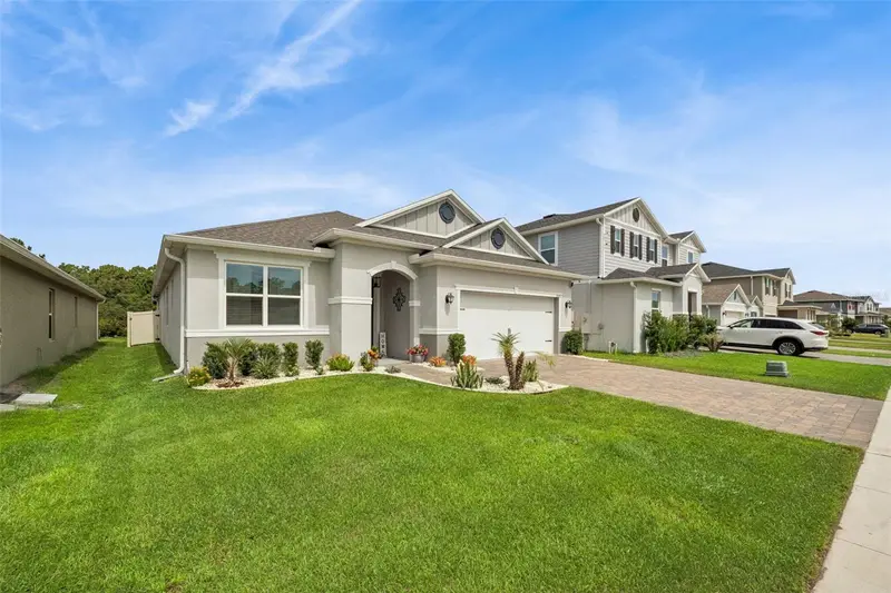 2809 Sanctuary Dr, FL
