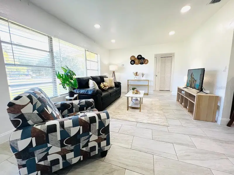 1169 Drew St, FL