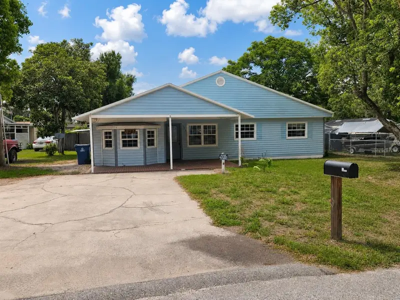 521 Green Cir, FL