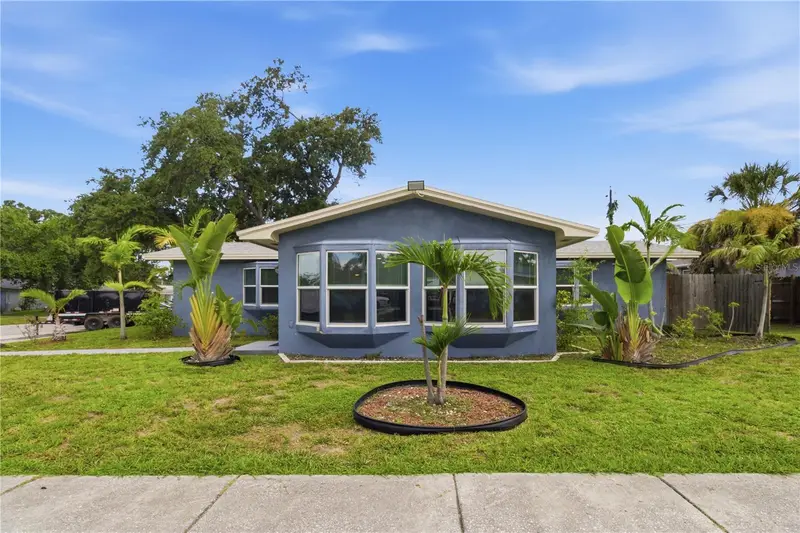 709 Highland Ave N, FL