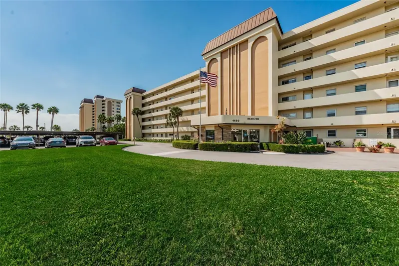 4650 Cove Cir #105, FL