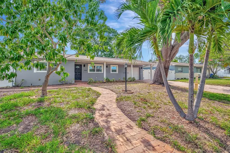 7454 Locust St Ne, FL