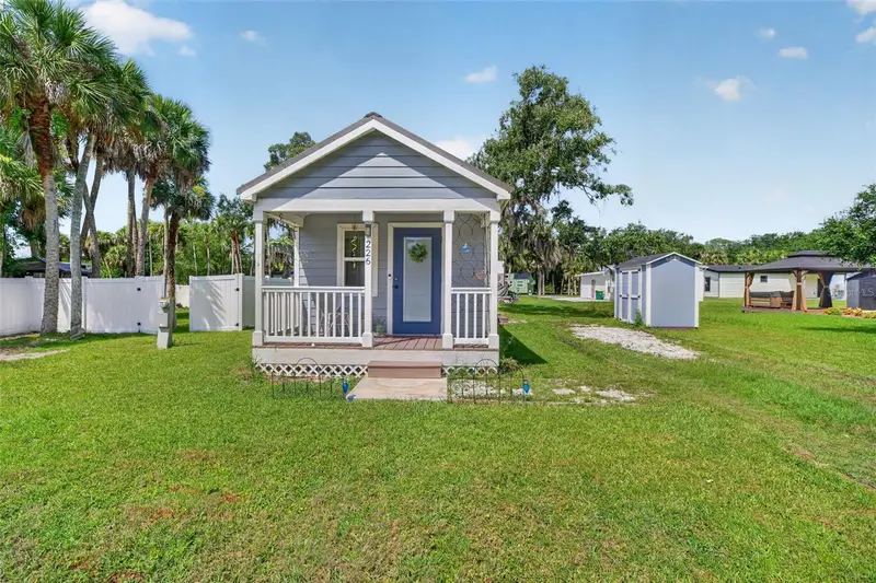 226 Flamingo Dr, FL