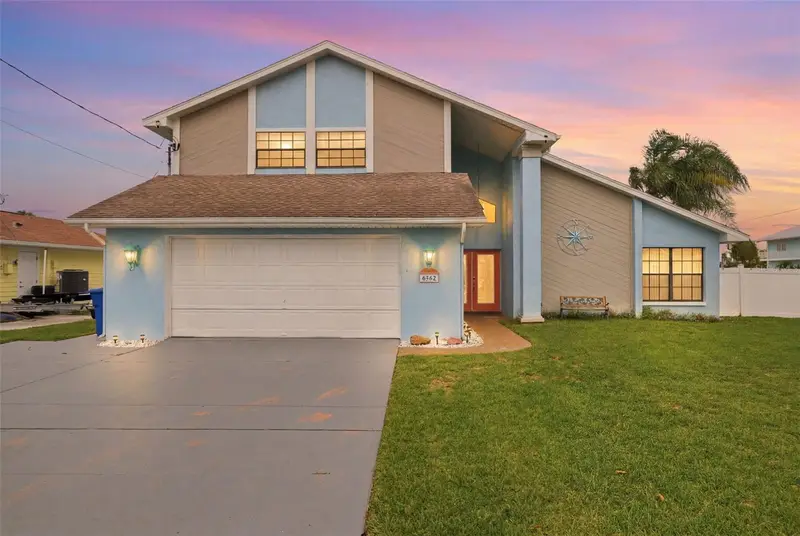 4262 Paradise Cir, FL