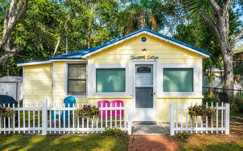 526 5th Ave N, FL