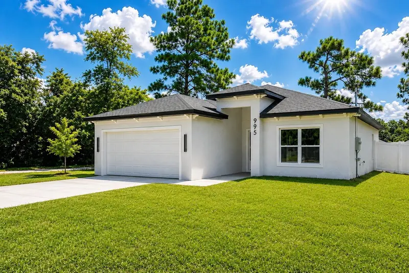 995 9th Ave, FL