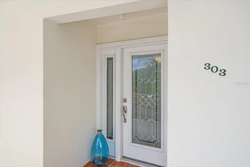 100 Sands Point Rd #303, FL