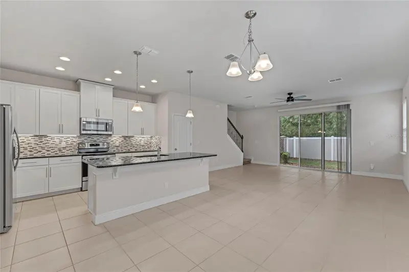 569 Bethesda Ct, FL