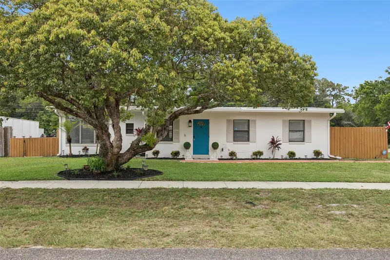 71 1st St, FL