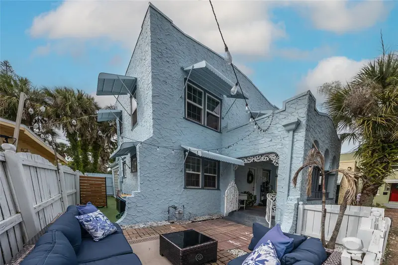 4 Clarendon Ct, FL