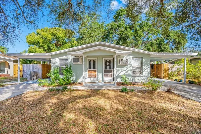 616 Dogwood Ct, FL