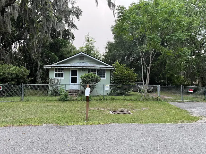 2432 Sw 1st St, FL