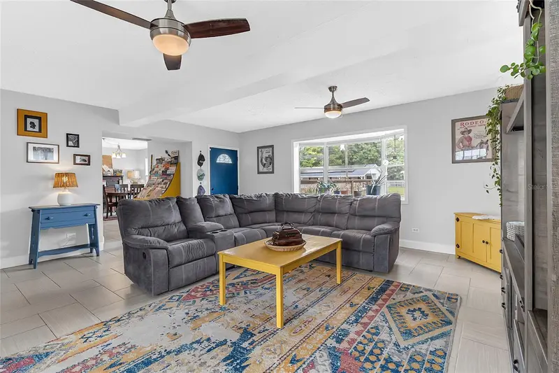 855 Pearl Dr, FL