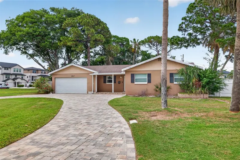4627 Venetian Blvd Ne, FL