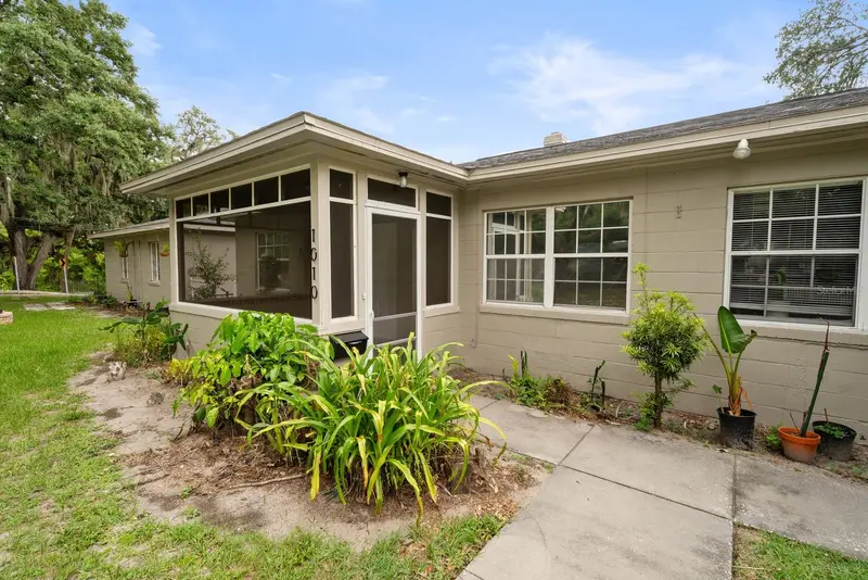 1008 - 1014 E Central Blvd, FL